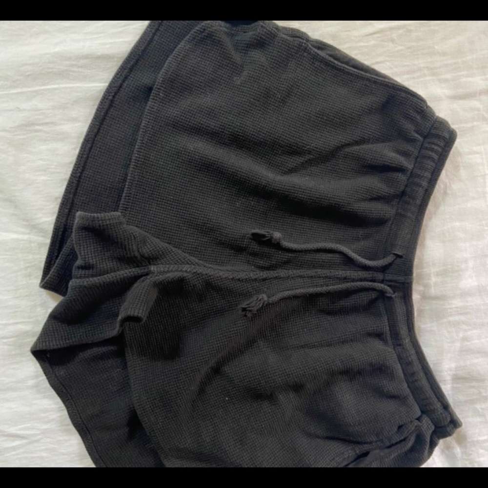 black brandy emma shorts 
l